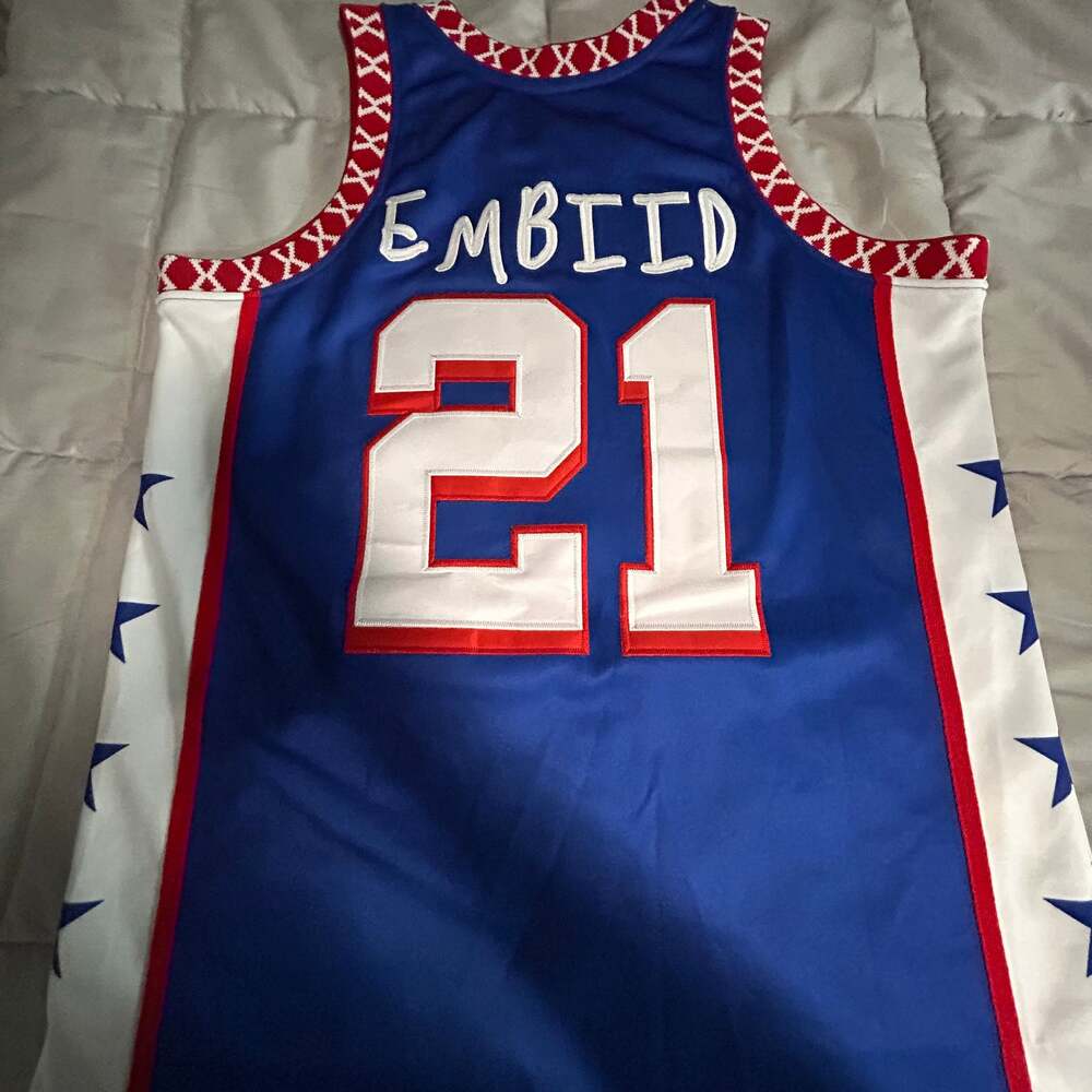 X Philadelphia 'The Answer' Allen Iverson No. 3 Distressed Basketball Jersey Red - Picture 2 of 3